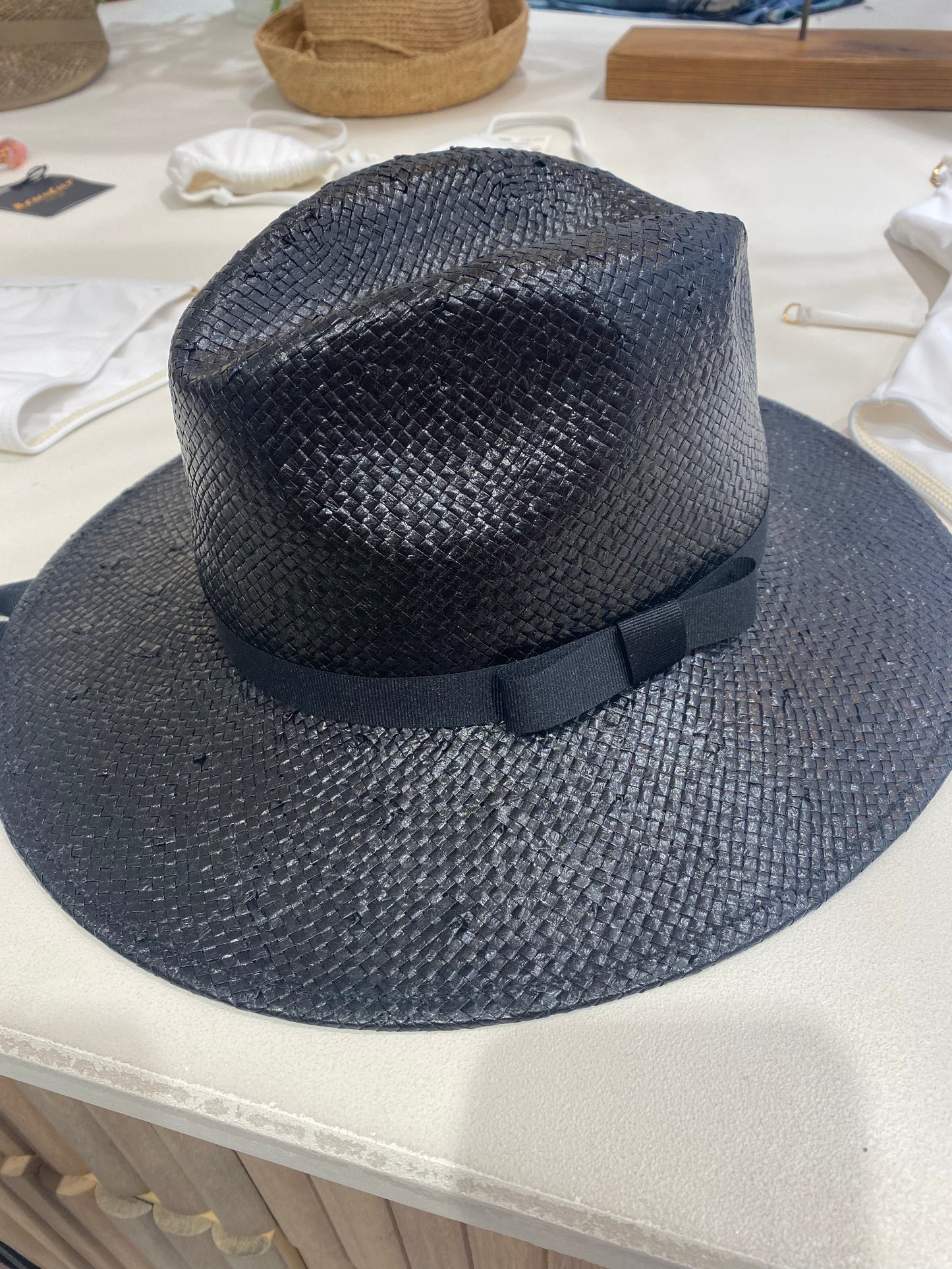 Viv Fedora - Black wheat straw